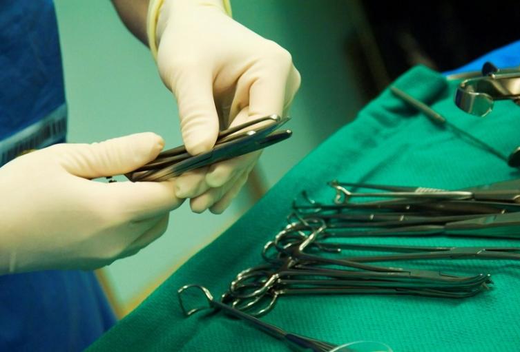 La paciente murió horas después de realizarse un procedimiento quirúrgico estético