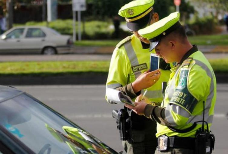 Policía de Tránsito Policía de Tránsito