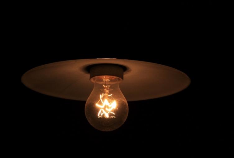 Bombilla, poca luz