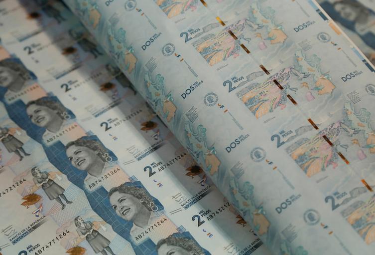 Billetes de dos mil pesos colombianos