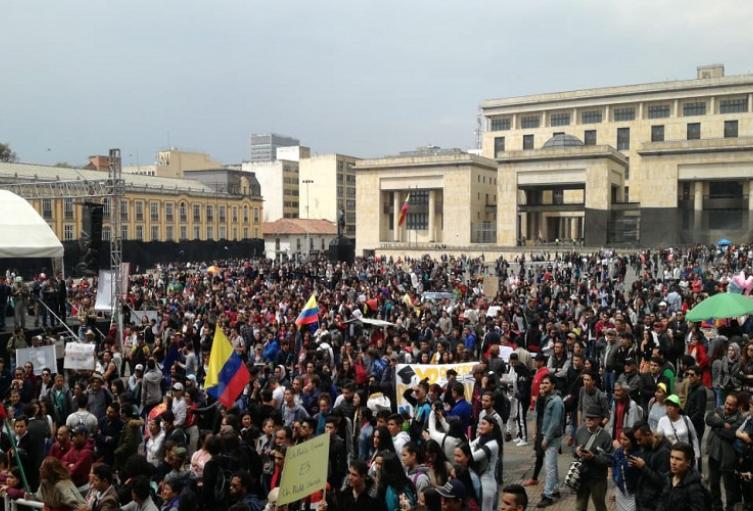 Manifestaciones estudiantiles en la Plaza de Bolívar