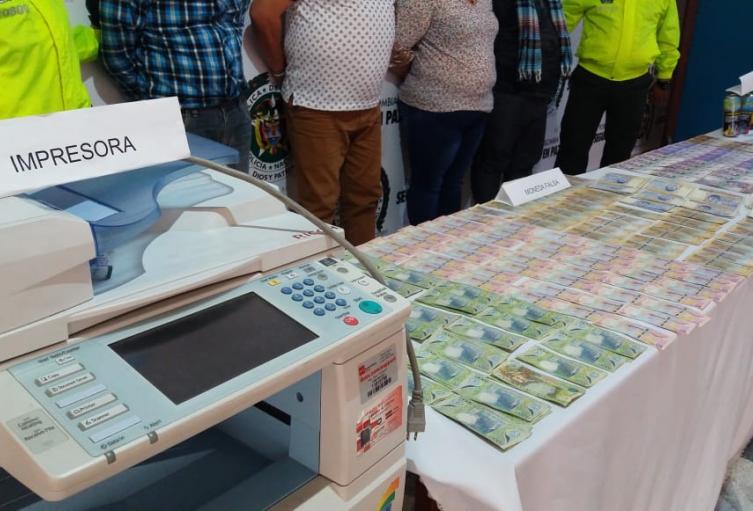 Billetes falsos Imagen de referencia