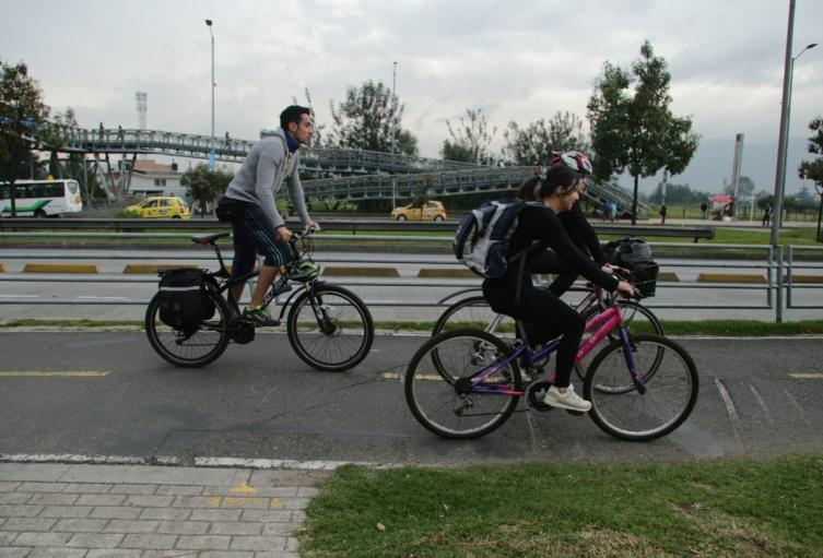 La bicicleta, uno de los principales medios de transportes en el día sin carro