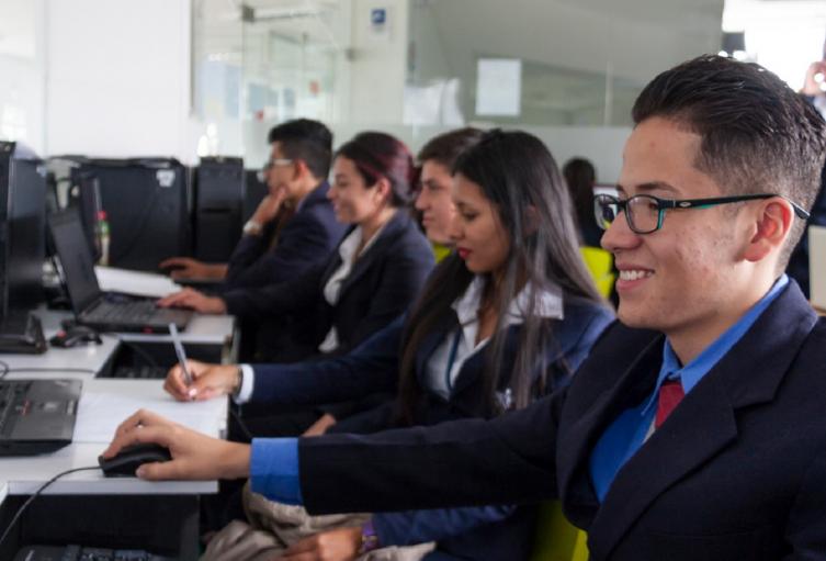 Jóvenes estudiantes del Sena