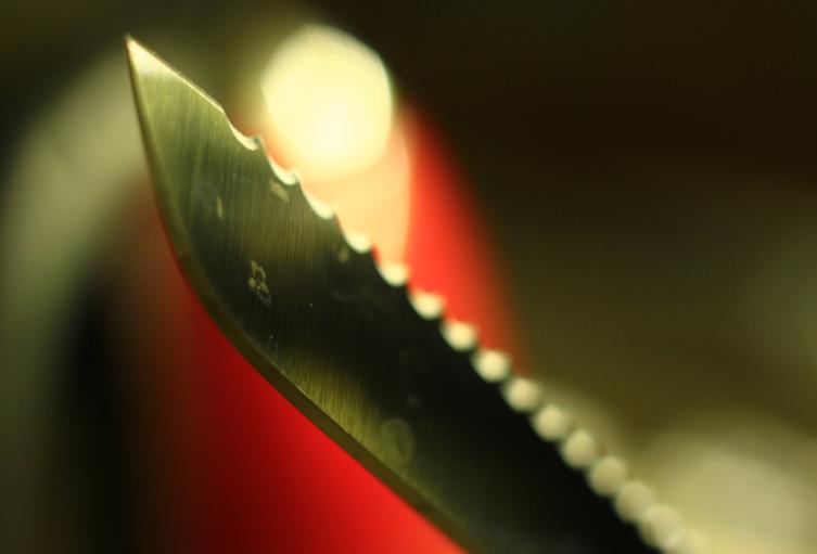 Cuchillo . Navaja . Puñal . Puñalada