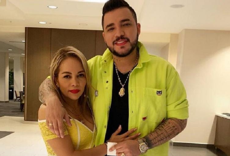 Jessi Uribe y Sandra Barrios Jessi Uribe y Sandra Barrios