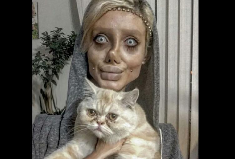 Angelina Jolie iraní