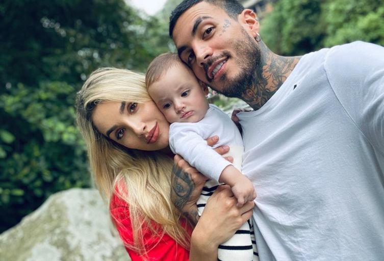 Melina Ramirez, Mateo Carvajal y su hijo Salvador.