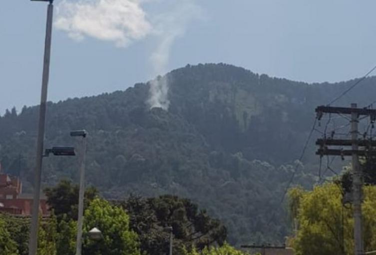 Incendio forestal en los cerros orientales
