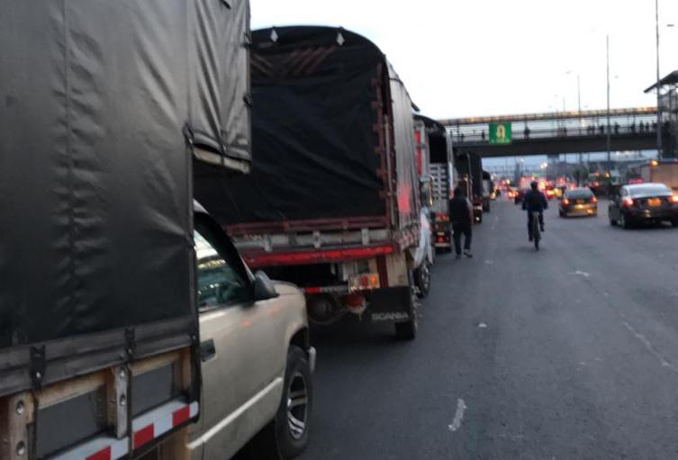 Protesta de camiones de carga liviana en Bogotá