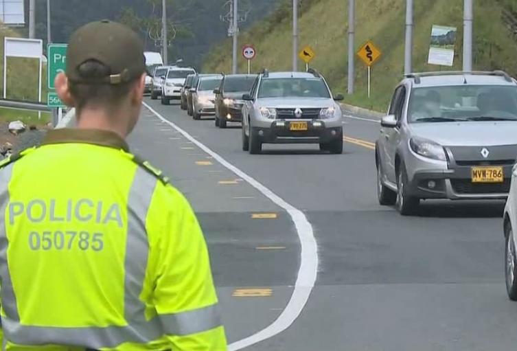 Para evitar el turismo de Semana Santa, la policía destinó 500 policías en las carreteras de Antioquia