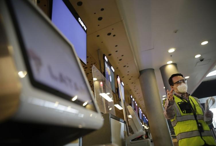 Protocolos de bioseguridad en aeropuerto El Dorado