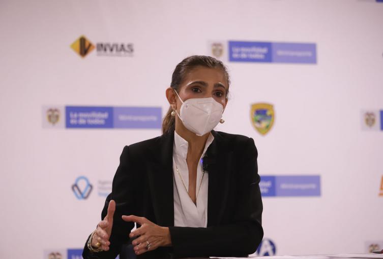 Ministra de Transporte Ángela María Orozco