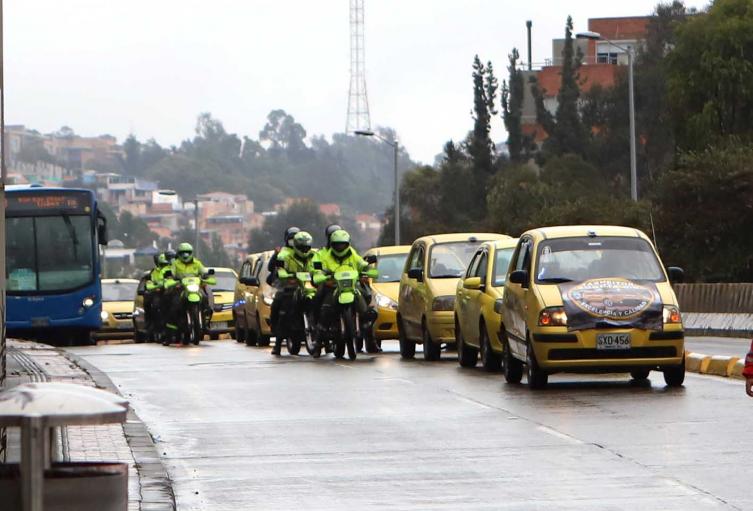 Taxistas: plan tortuga en Bogotá