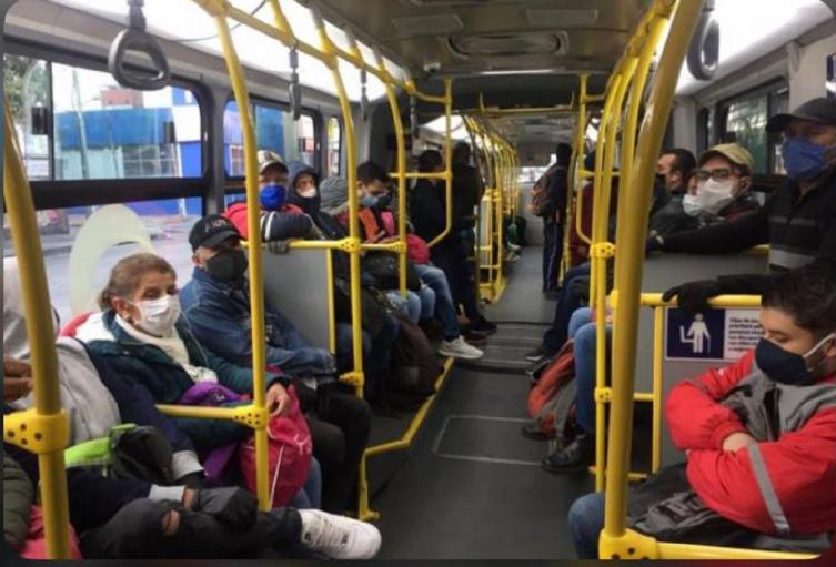 Viaje en un articulado de Transmilenio, en Bogotá