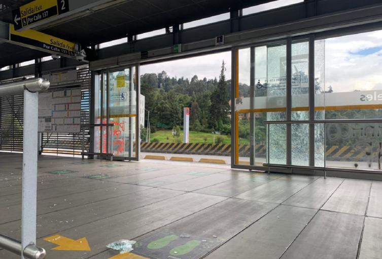 Vandalismo en estaciones de Transmilenio, durante las protestas