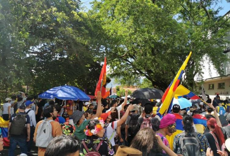 Referencia marchas en Medellín.