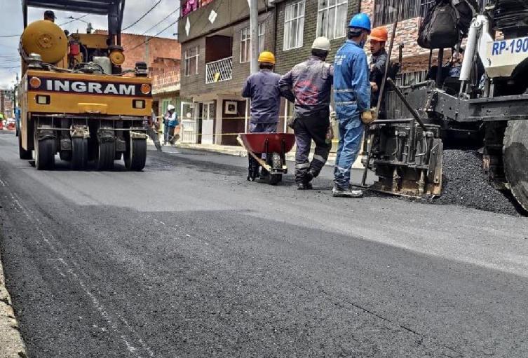 Pavimentación de vía en Madrid Cundinamarca 