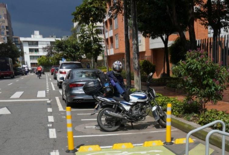 Cobro por parquear en zonas de parqueo pago en Bogotá será de $3.000 para carros