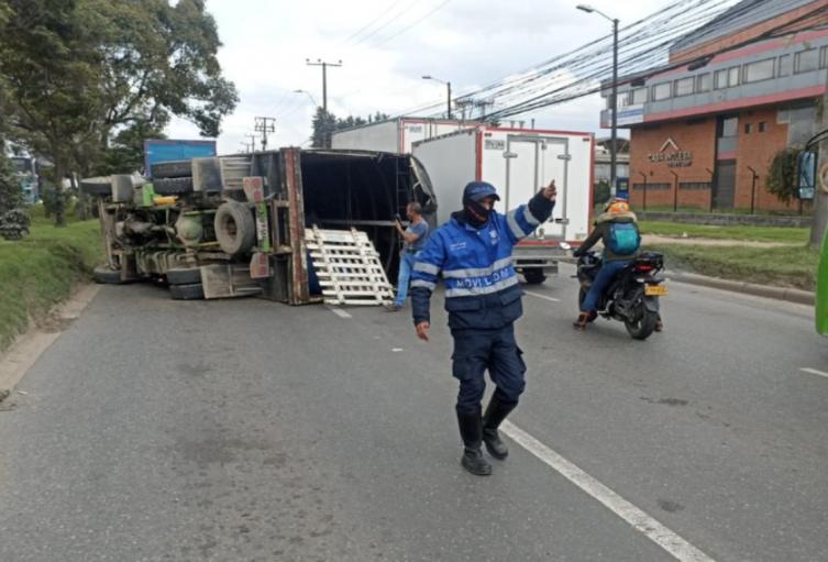 Accidente de camión en la Calle 13