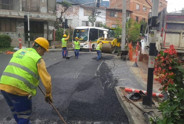 Más de 320 metros lineales de malla vial han sido recuperados en Bello 