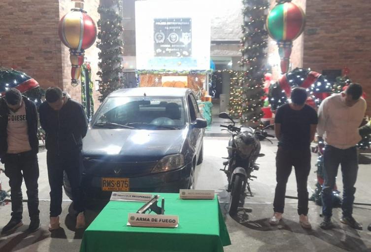 Ladrones que robaron carro en Engativá