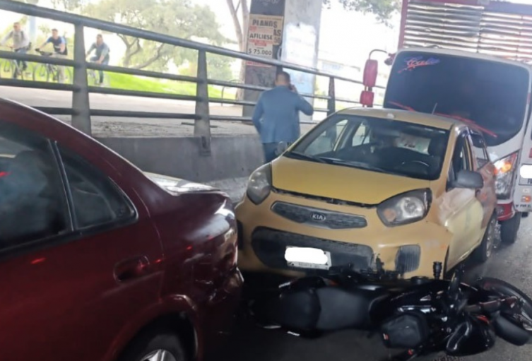 Fuerte accidente en Fontibón tiene el tráfico paralizado use estás rutas Fuerte accidente en Fontibón tiene el tráfico paralizado use estás rutas