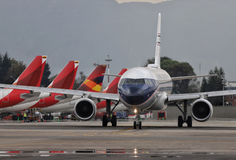 Aeropuerto El Dorado cerrará temporalmente pasajeros deberán organizarse 