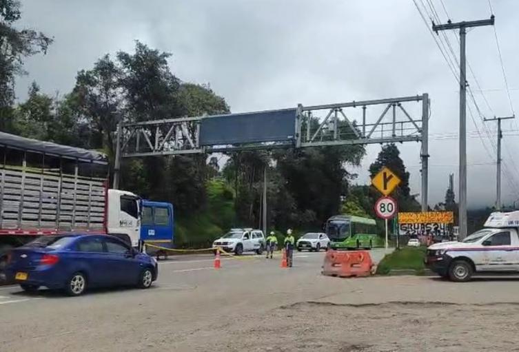 Cierre total de la vía Bogotá - Villavicencio Cierre total de la vía Bogotá - Villavicencio