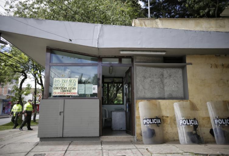 Consulte el número del CAI más cercano Consulte el número del CAI más cercano
