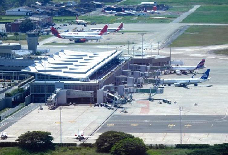 Autoridades locales, líderes del sector aeronáutico, turístico y económico, coinciden en que el Aeropuerto Alfonso Bonilla debe ser una plataforma de desarrollo integral para el sur occidente del país.