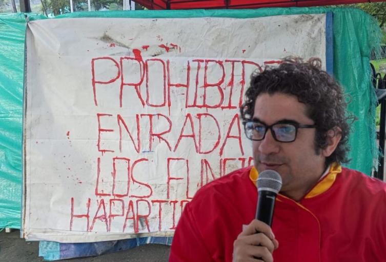 Roberto Angulo, secretario de Integración Social, hace denuncia contra comunidad emberá Roberto Angulo, secretario de Integración Social, hace denuncia contra comunidad emberá