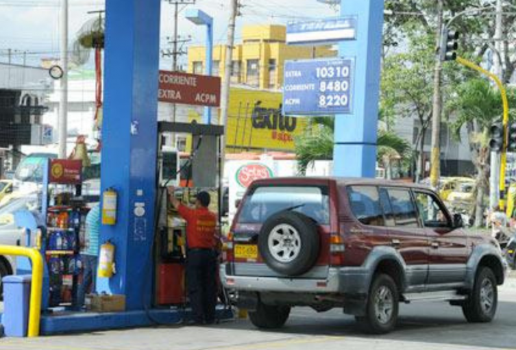 ¿Sí le están echando el galón completo? Le cayeron a gasolineras en Bogotá ¿Sí le están echando el galón completo? Le cayeron a gasolineras en Bogotá