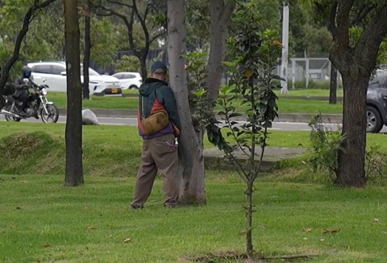 La muta por miccionar y defecar en las calles de Bogotá La muta por miccionar y defecar en las calles de Bogotá
