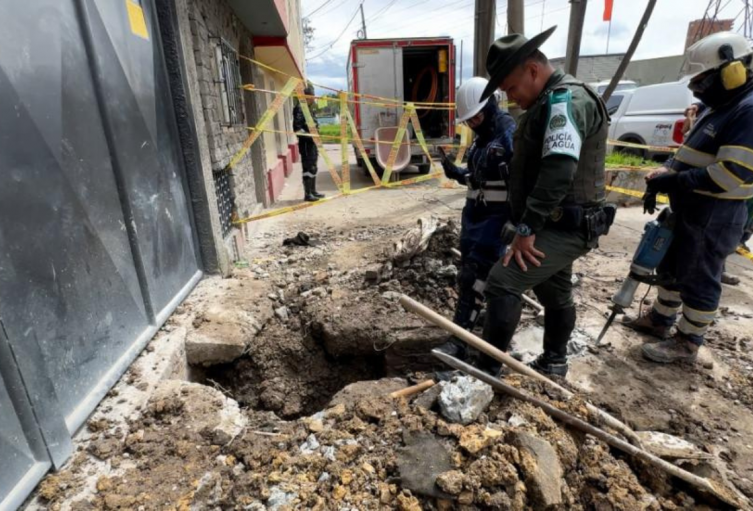 A lo bien, se pasaron: pillaron millonario robo de agua, gas y energía en Bogotá A lo bien, se pasaron: pillaron millonario robo de agua, gas y energía en Bogotá