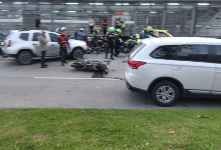 Se complica el regreso a casa Av El Dorado colapsada por choque múltiple