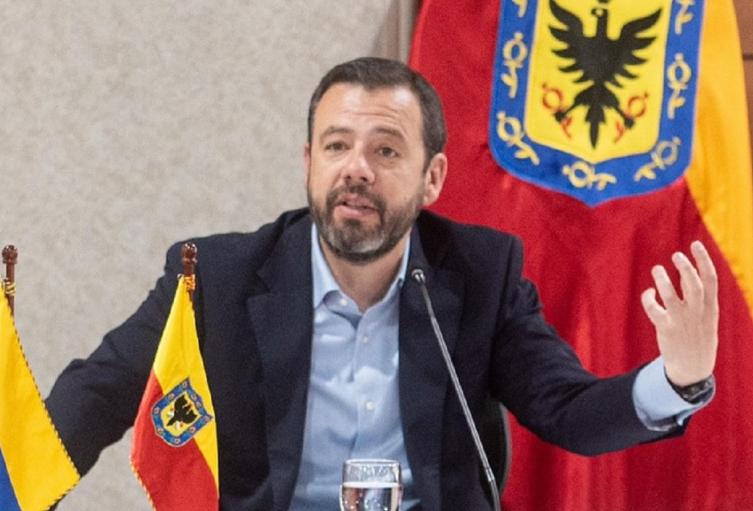 Alcalde Carlos Fernando Galán pidió renuncia a sus alcaldes locales Alcalde Carlos Fernando Galán pidió renuncia a sus alcaldes locales