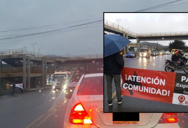 Bloqueo en la vía a La Calera