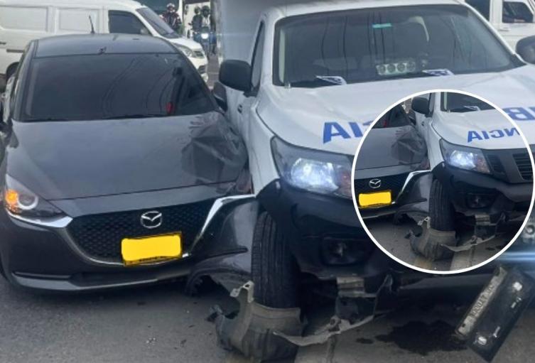 Estrellón entre ambulancia y carro colapsa vía clave en Engativá Estrellón entre ambulancia y carro colapsa vía clave en Engativá