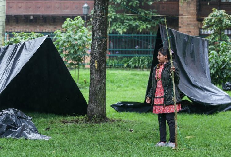 Indígenas emberá cerca del Parque Nacional