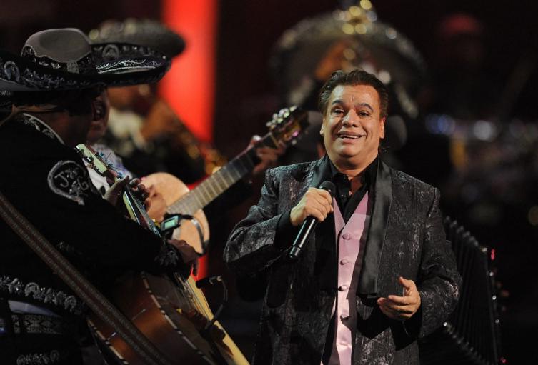 Juan Gabriel en Colombia por última vez: temas más icónicos del 'Divo de Juárez' Juan Gabriel en Colombia por última vez: temas más icónicos del 'Divo de Juárez'
