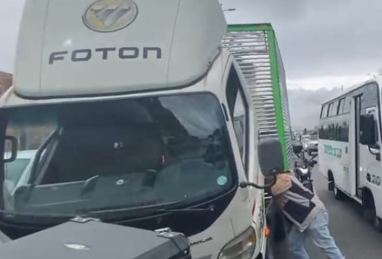 La Autonorte colapsada por dos incidentes que tienen frenado todo el tráfico