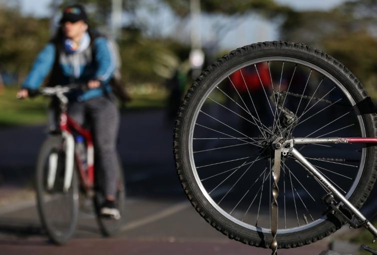Ladrones de bicicletas públicas Ladrones de bicicletas públicas