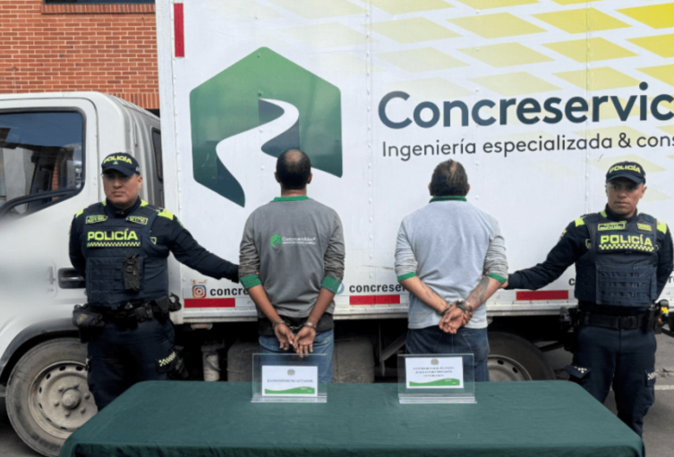 Dos hombres fueron capturados en flagrancia cuando intentaban sacar piezas clave del Metro de Bogotá Dos hombres fueron capturados en flagrancia cuando intentaban sacar piezas clave del Metro de Bogotá