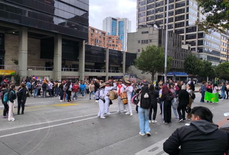 Manifestación en la carrera séptima