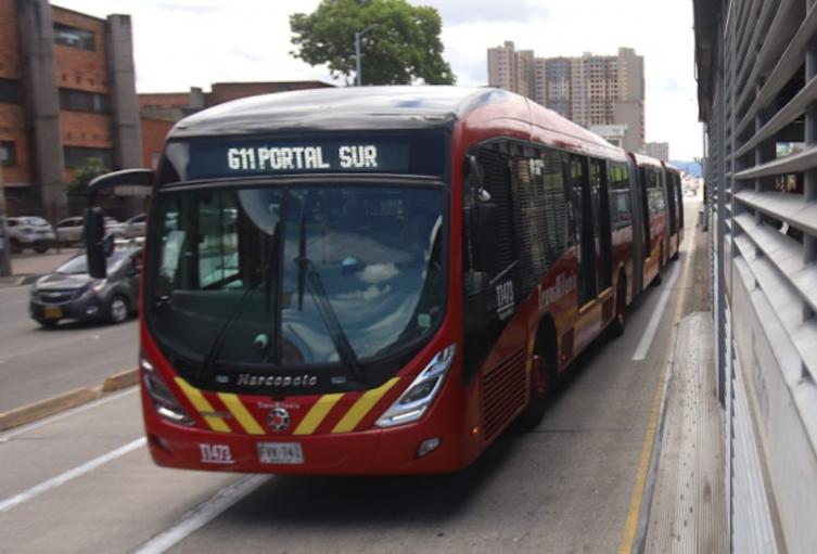 La ruta G11 de TransMilenio es una de las que sirven para llegar cerca de El Campín La ruta G11 de TransMilenio es una de las que sirven para llegar cerca de El Campín