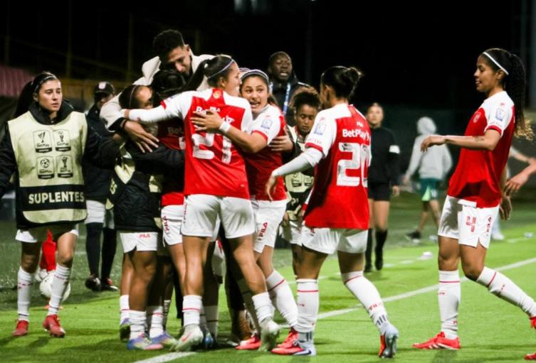 Independiente Santa Fe derrotó a Atlético Nacional, en la liga femenina Independiente Santa Fe derrotó a Atlético Nacional, en la liga femenina