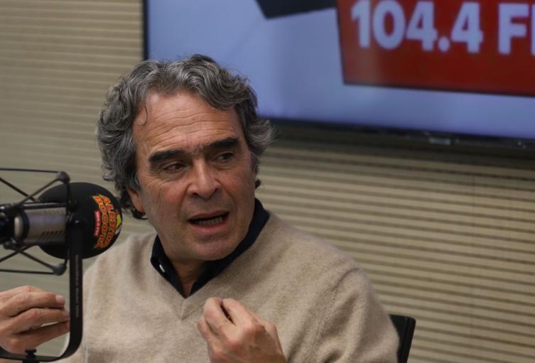 Sergio Fajardo, en Alerta Bogotá, en el marco de Tribuna RCN Sergio Fajardo, en Alerta Bogotá, en el marco de Tribuna RCN