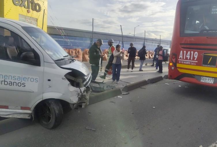 Accidente en la Troncal Américas Afecta el Servicio de Transmilenio en Bogotá