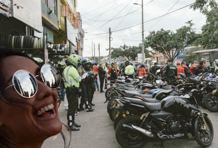 Andenes sin motos Movilidad les puso freno a los vendedores en El Restrepo Andenes sin motos Movilidad les puso freno a los vendedores en El Restrepo
